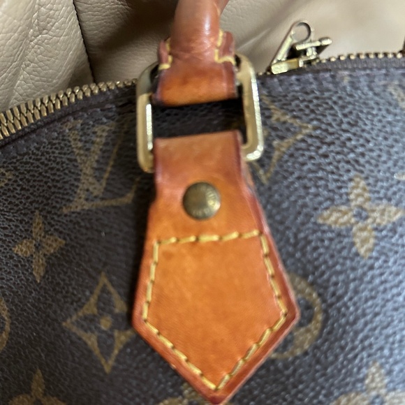 Authentic Louis Vuitton ALMA pm monogram - Picture 9 of 13